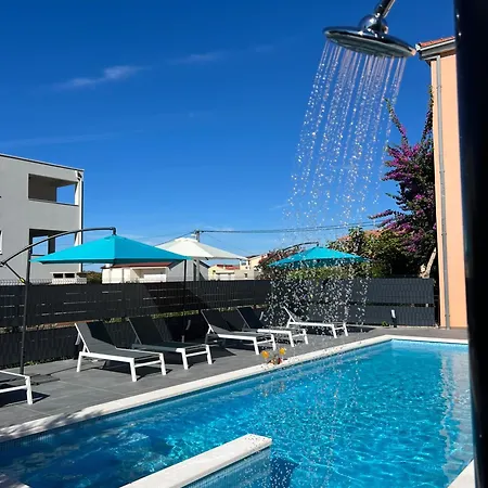 Apartment Moderne Meerblick Ap,1 Mit Pool Und Terrasse Bbq In Der Naehe Von Split Trogir Kastela