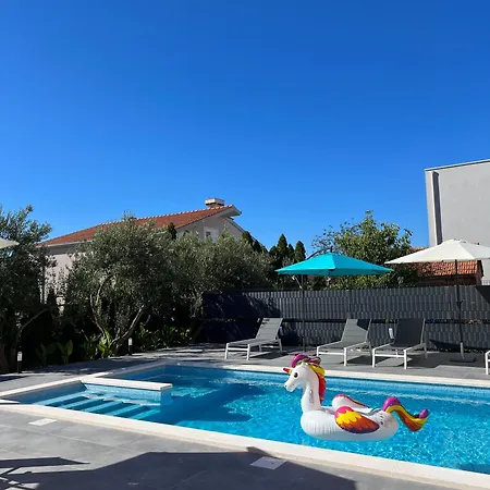 Moderne Meerblick Ap,1 Mit Pool Und Terrasse Bbq In Der Naehe Von Split Trogir Apartment