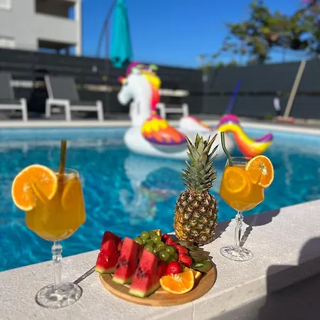 Moderne Meerblick Ap,1 Mit Pool Und Terrasse Bbq In Der Naehe Von Split Trogir Kastela