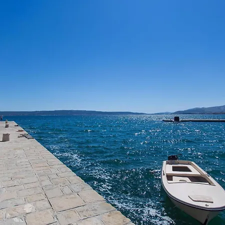 Apartment Moderne Meerblick Ap,1 Mit Pool Und Terrasse Bbq In Der Naehe Von Split Trogir *
